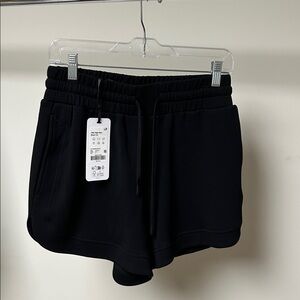 Varley Ollie high rise short 3.5” black